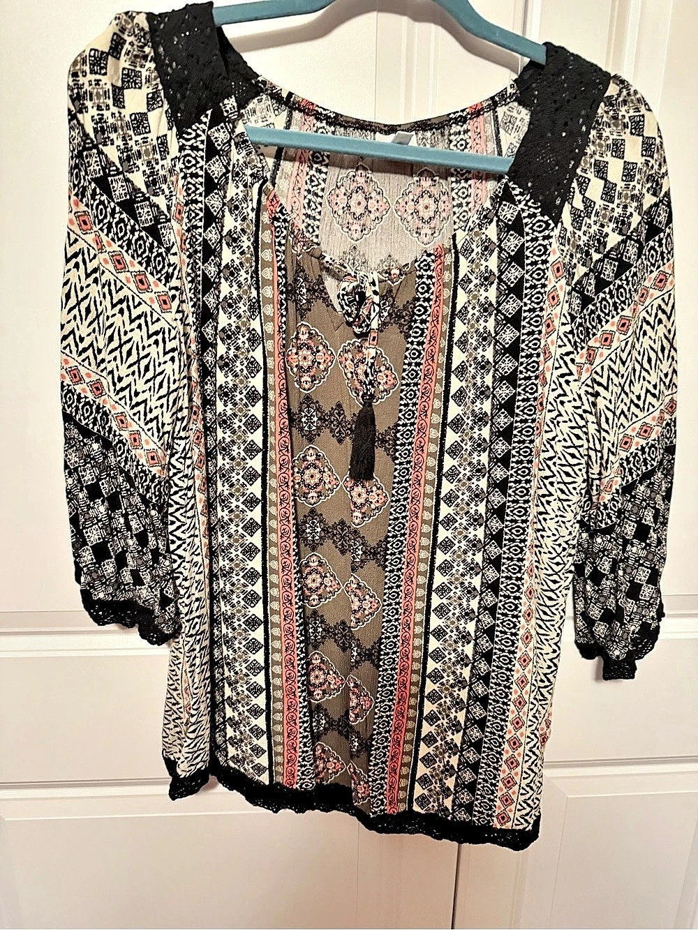 Dressbarn Geometric Blouse in Black & White Size XL Like New